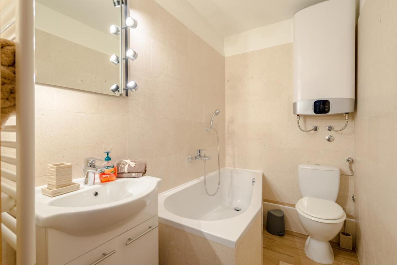 LCT Alberti Palace Apartment Split Bagian luar foto