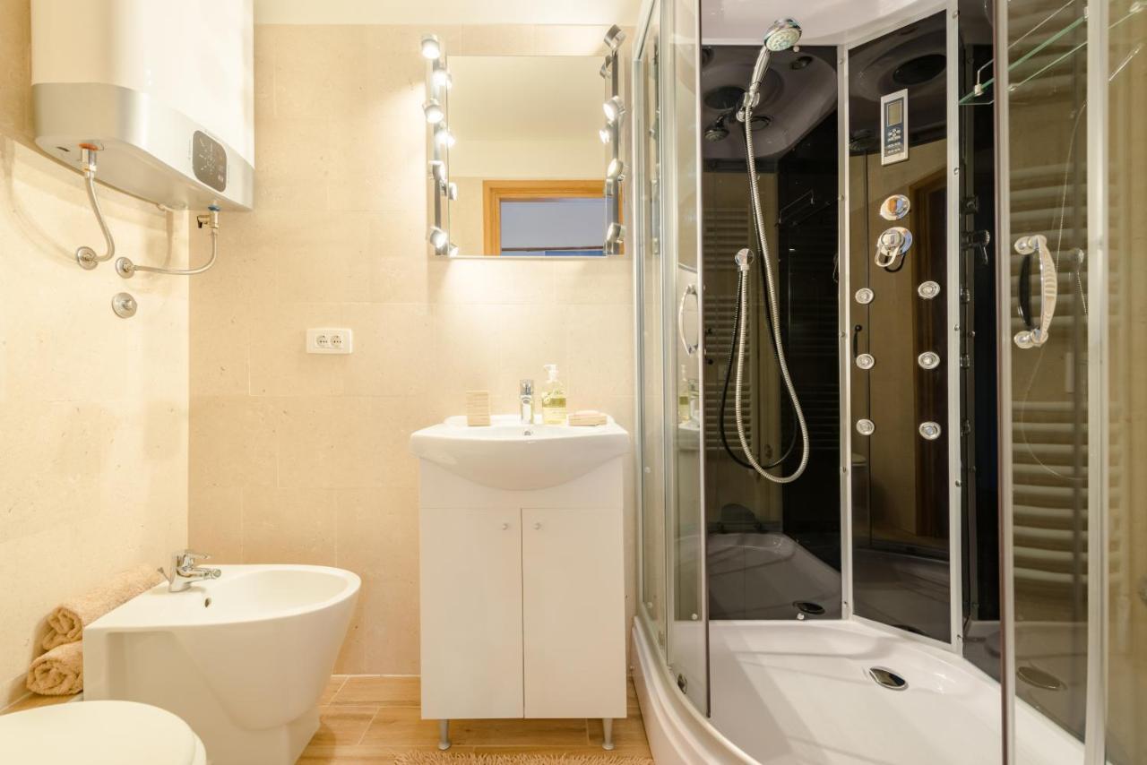 LCT Alberti Palace Apartment Split Bagian luar foto