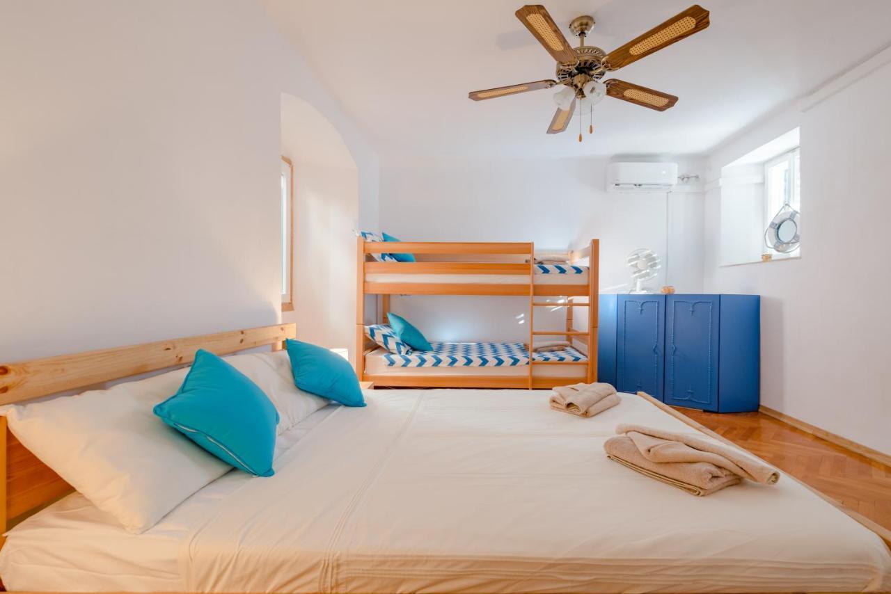 LCT Alberti Palace Apartment Split Bagian luar foto